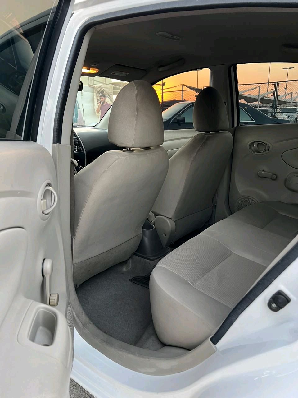Nissan Sunny - Image 9