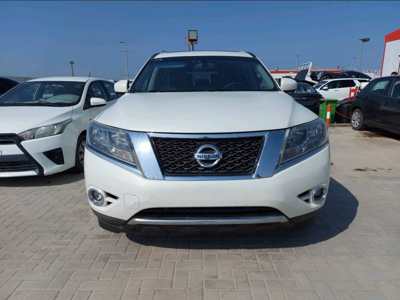 Nissan Pathfinder - Image 4