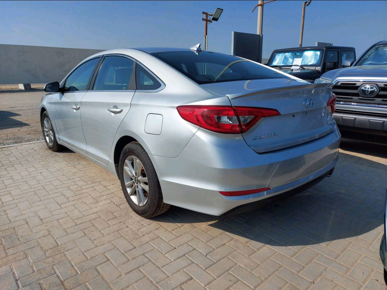 Hyundai Sonata - Image 2