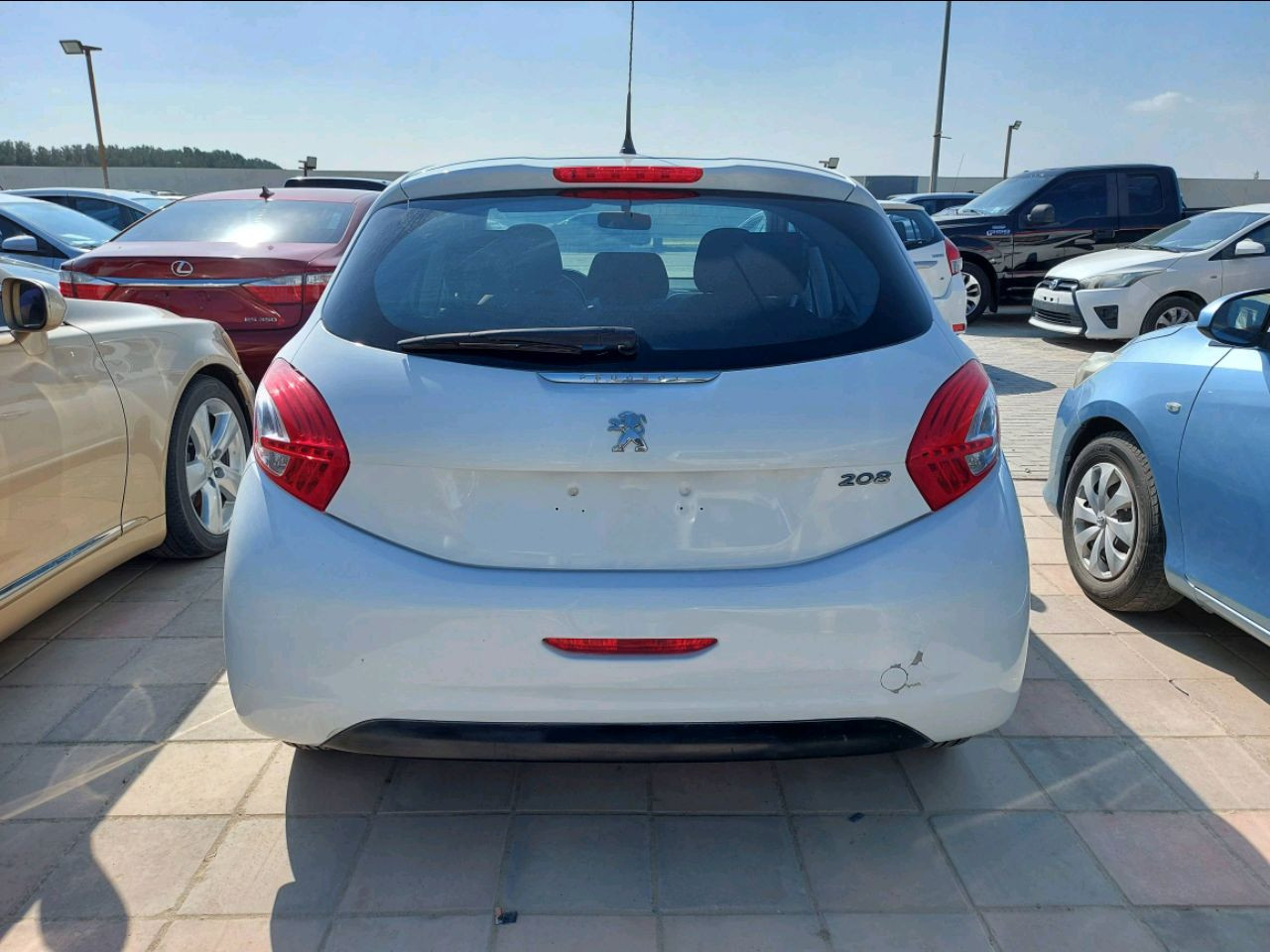 Peugeot 208 - Image 4