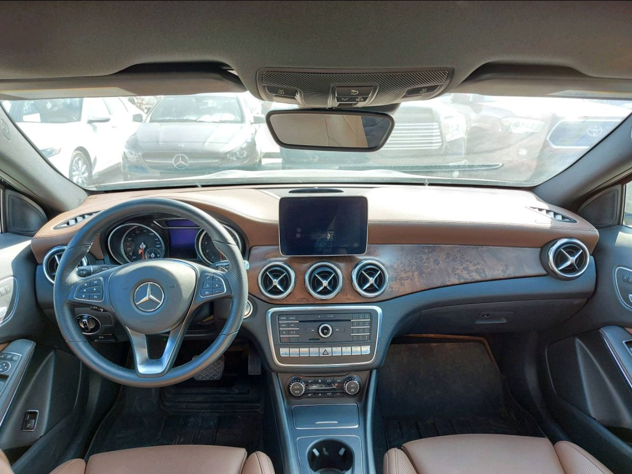 Mercedes Benz GLA - Image 5