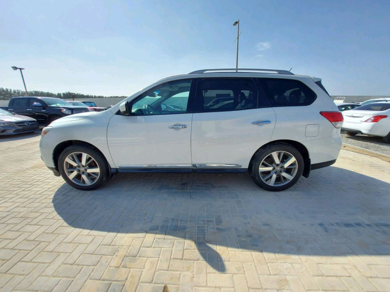 Nissan Pathfinder - Image 5