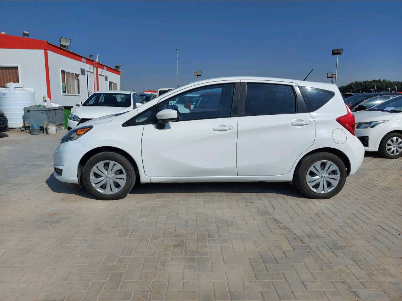 Nissan Versa - Image 4
