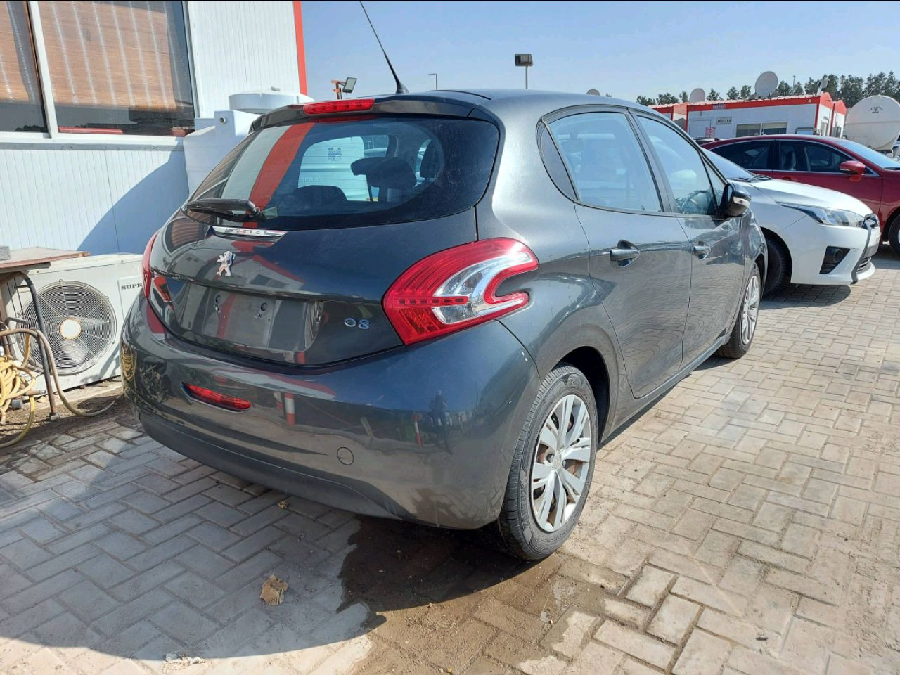 Peugeot 208 - Image 3