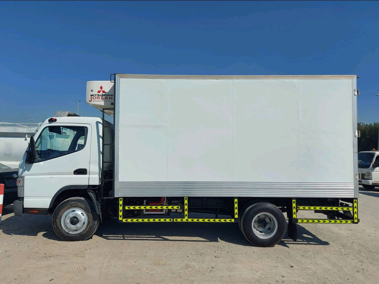 Mitsubishi Canter - Image 3