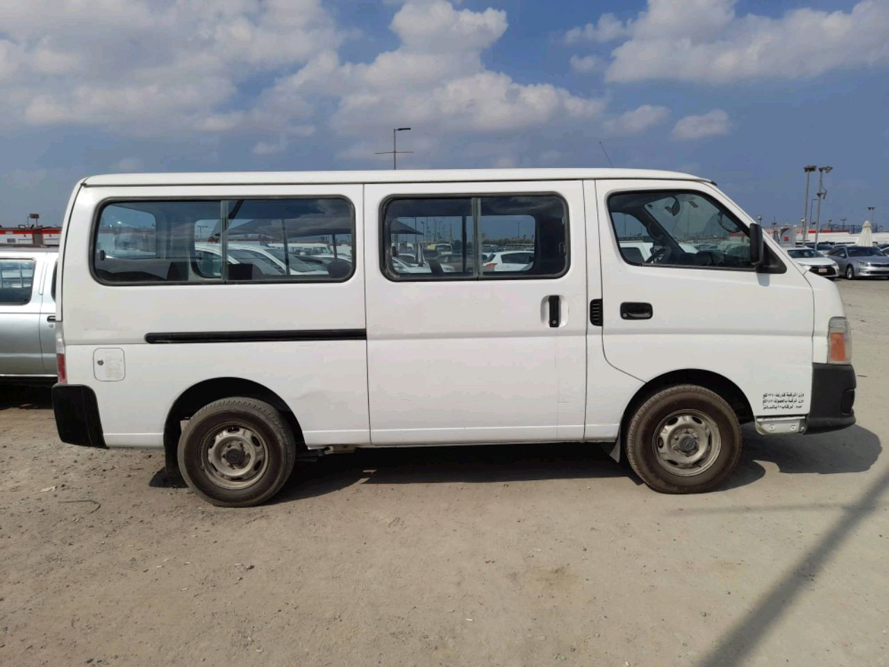 Nissan Urvan - Image 4
