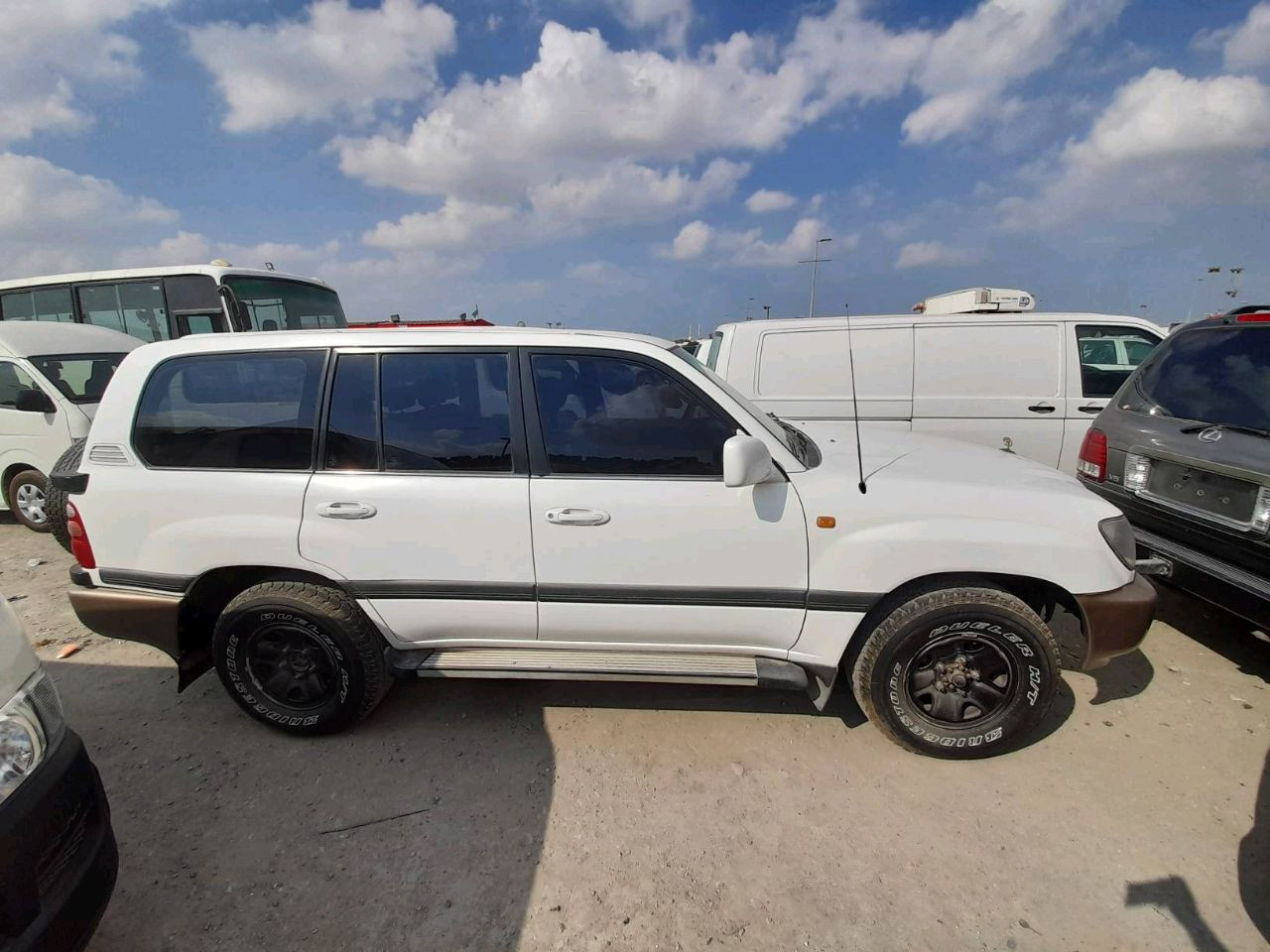 Toyota Land Cruiser - Image 6