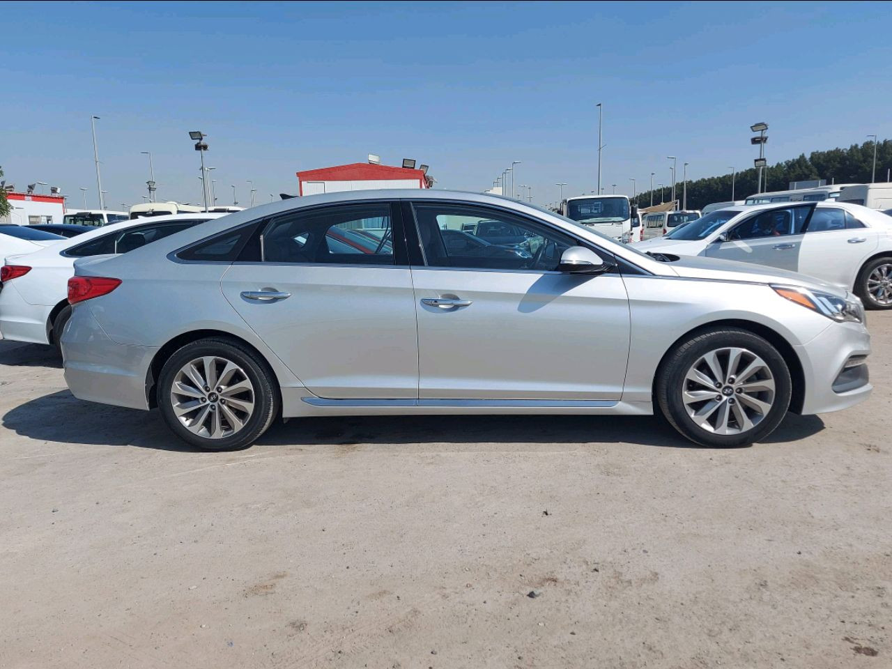 Hyundai Sonata - Image 4
