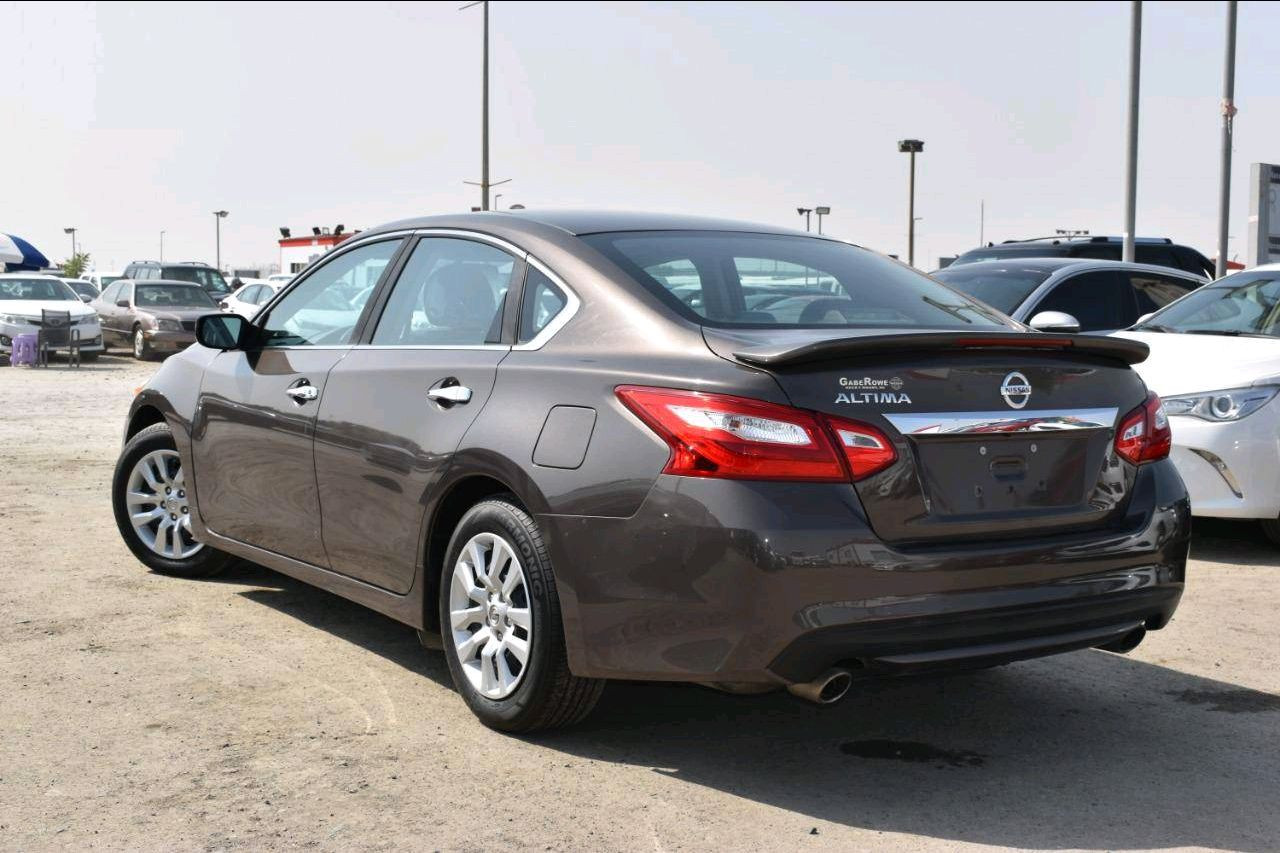 Nissan Altima - Image 4