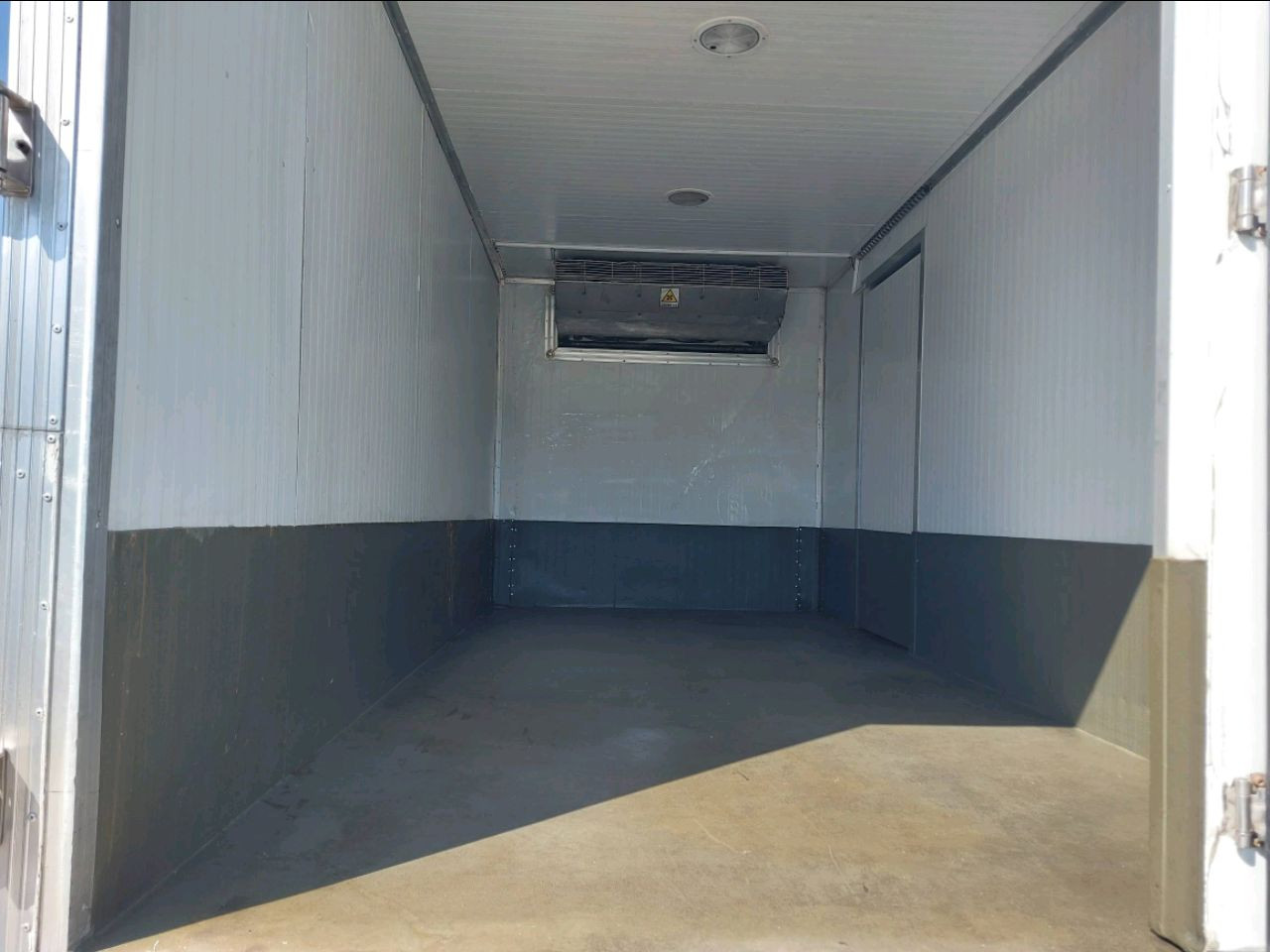 Mitsubishi Canter - Image 6