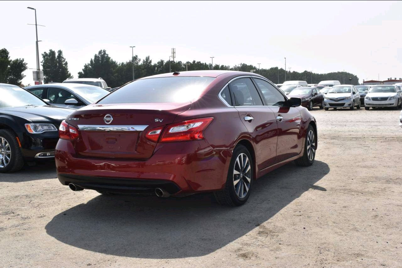 Nissan Altima - Image 5
