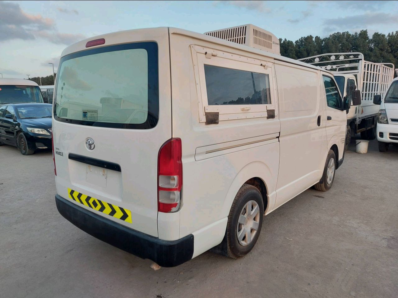 Toyota Hiace - Image 2