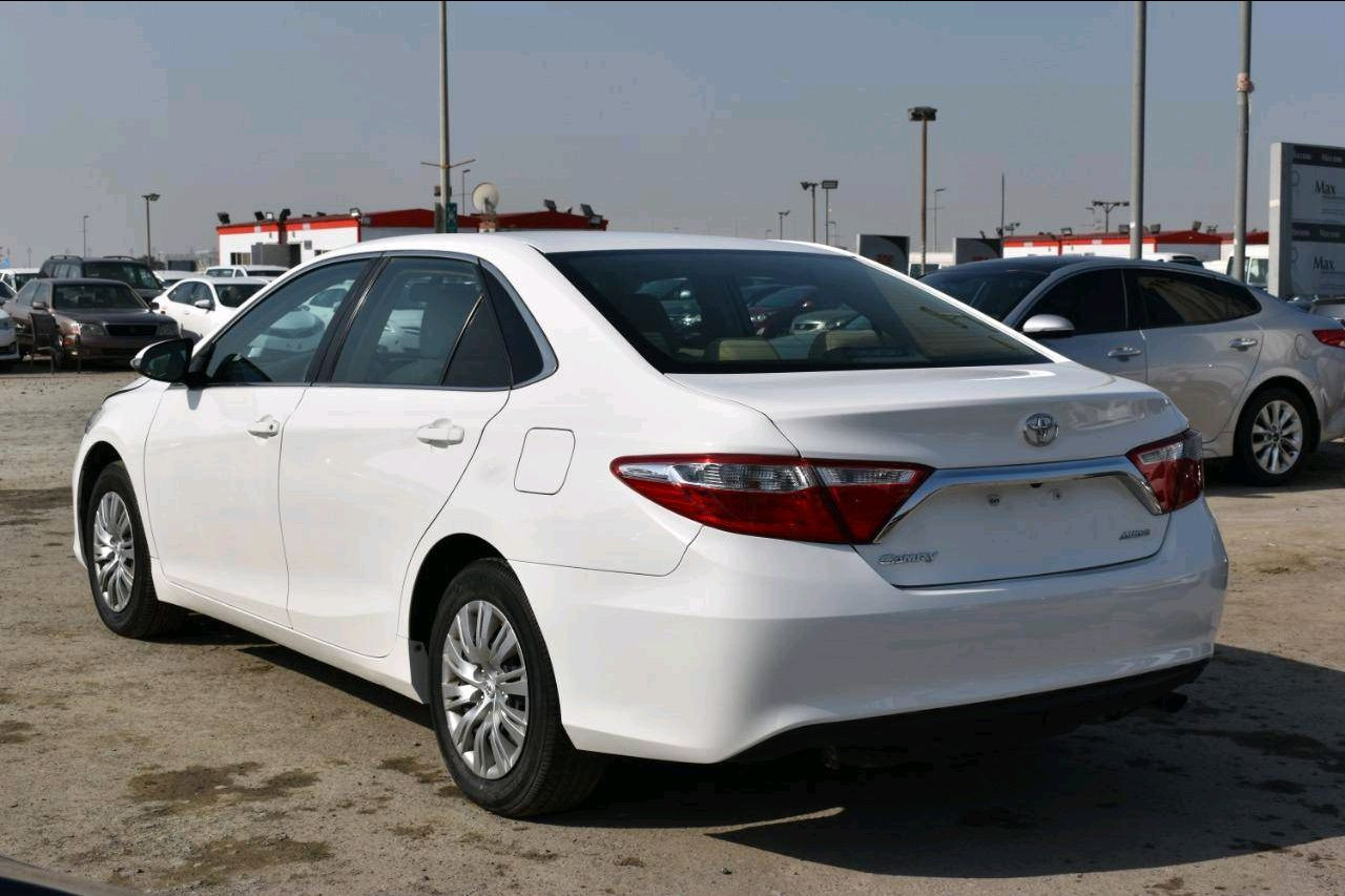 Toyota Camry - Image 4