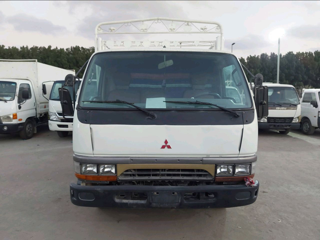 Mitsubishi Canter - Image 6