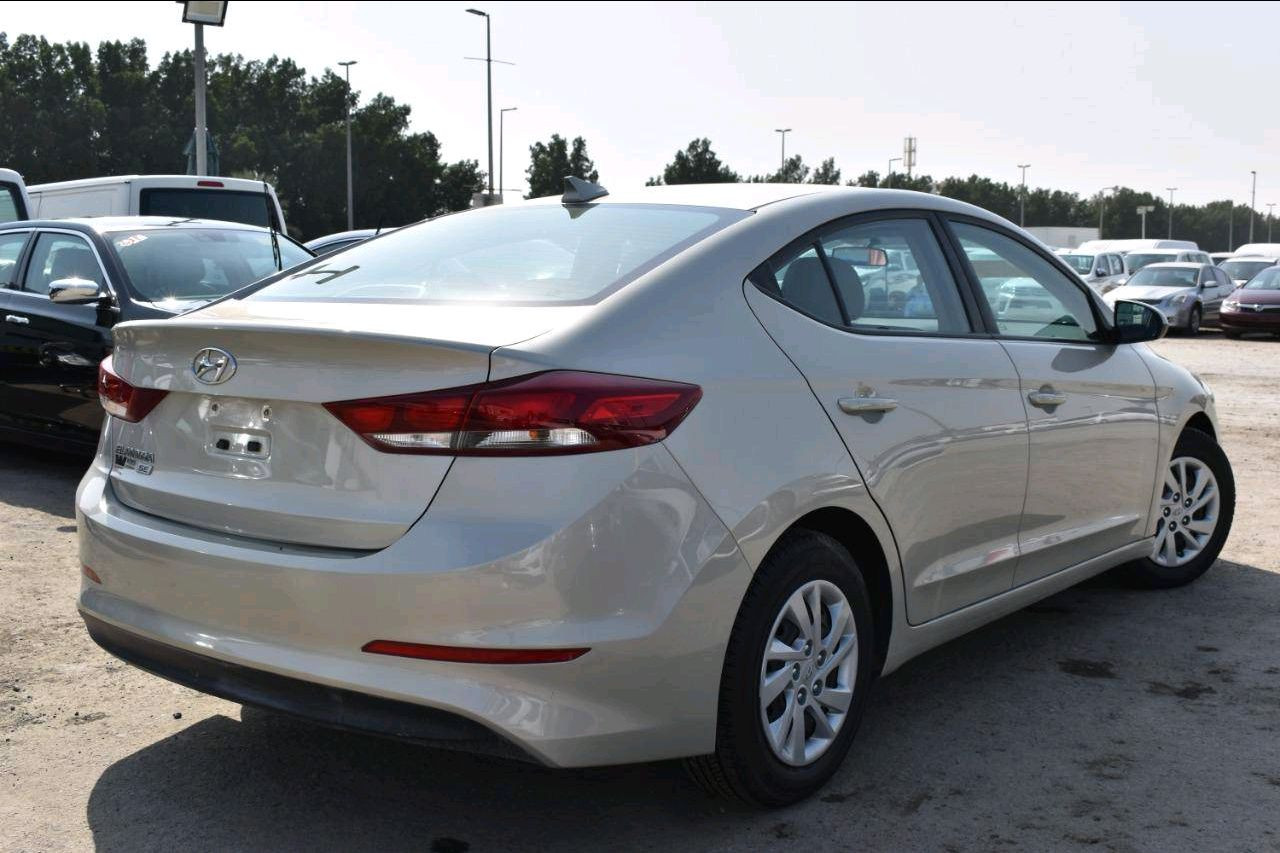 Hyundai Elantra - Image 4