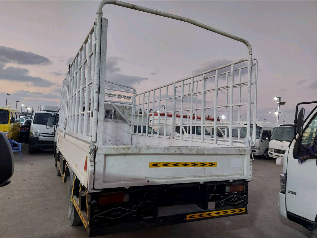 Mitsubishi Canter - Image 4