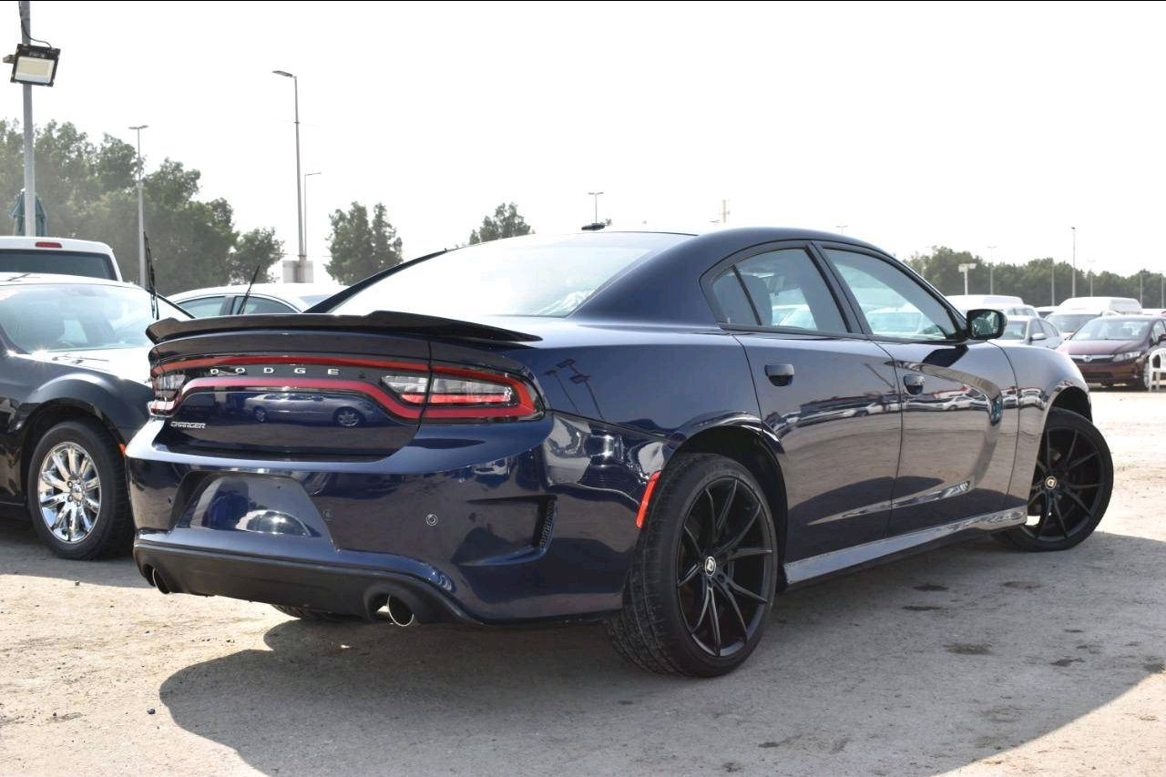 Dodge Charger - Image 4