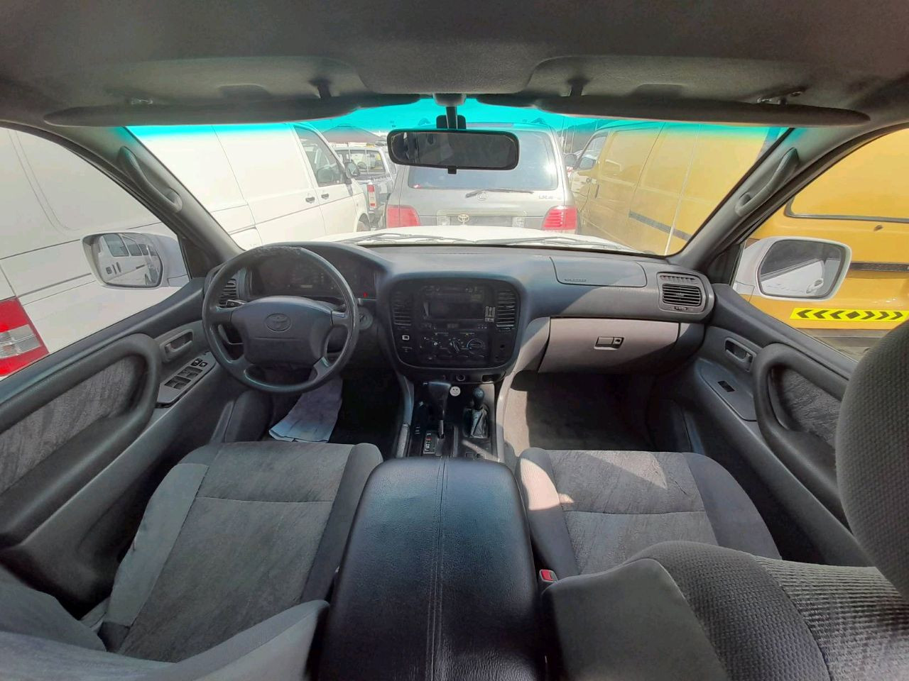 Toyota Land Cruiser - Image 5