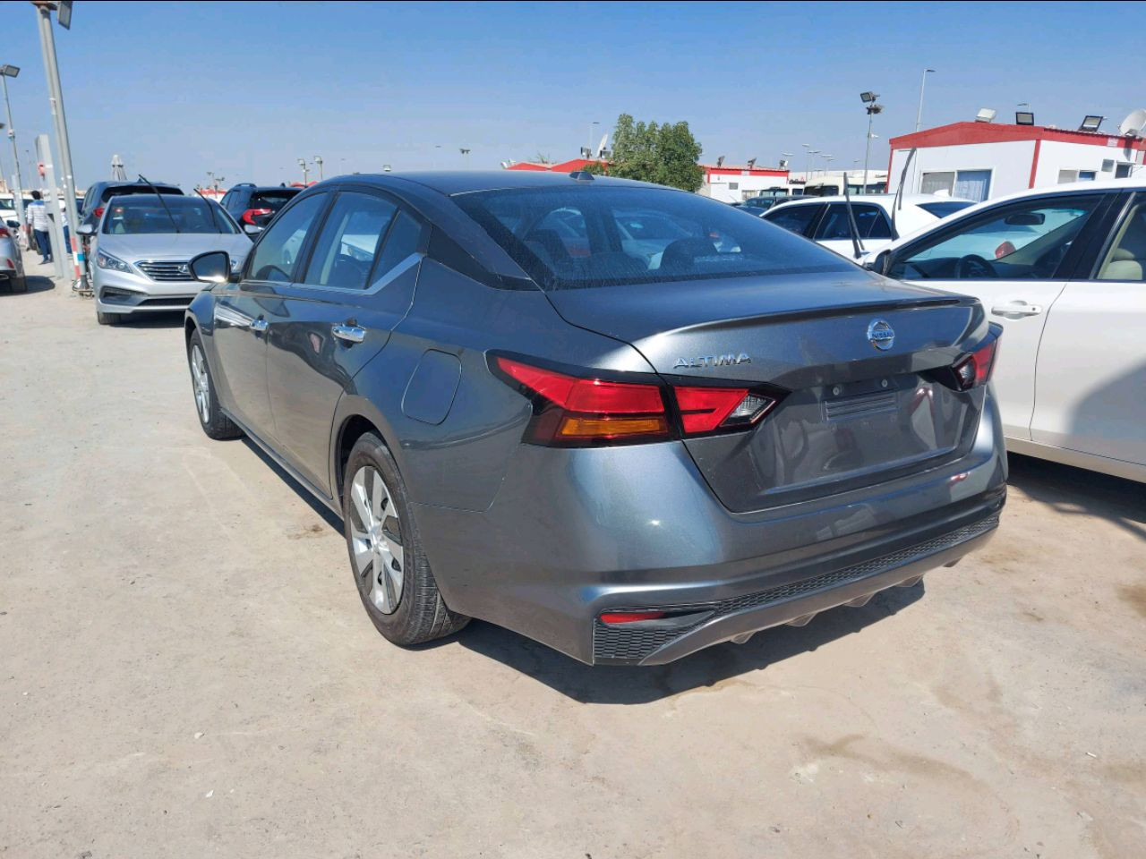 Nissan Altima - Image 4