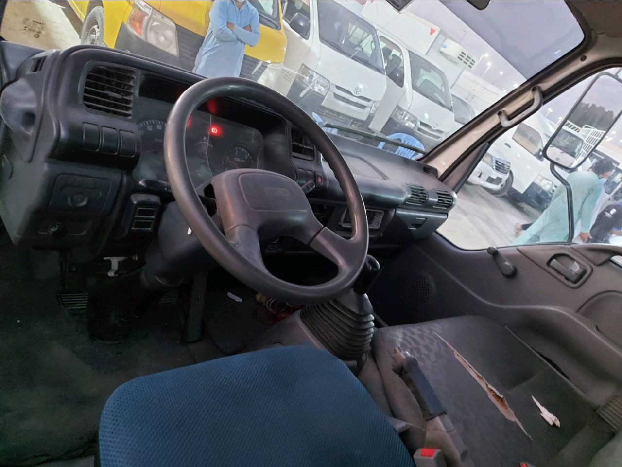 Isuzu Trooper - Image 4