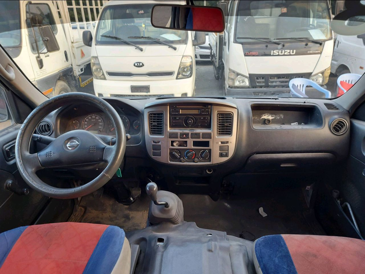 Nissan Urvan - Image 4