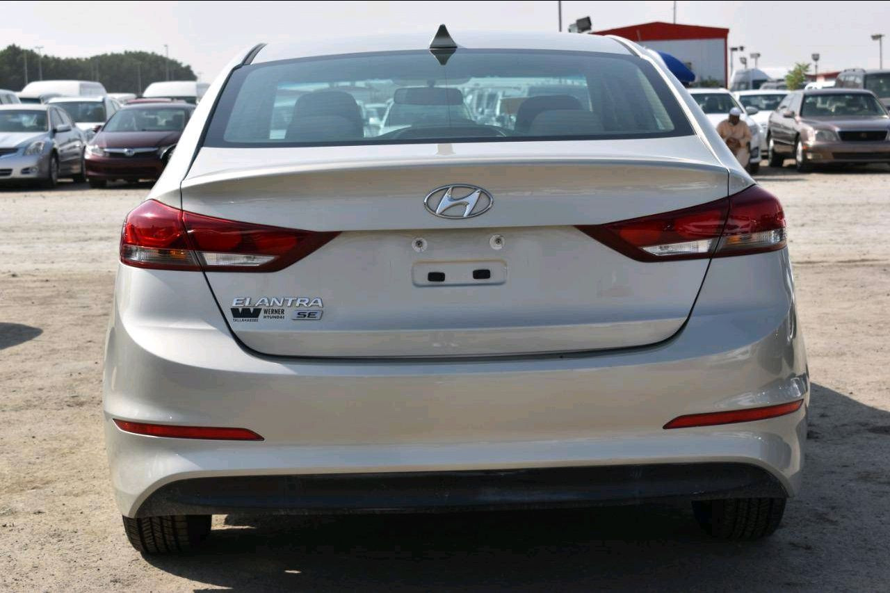 Hyundai Elantra - Image 6