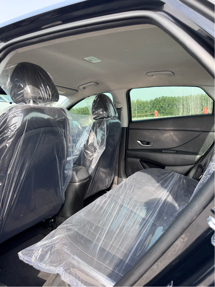 Hyundai Elantra - Image 12