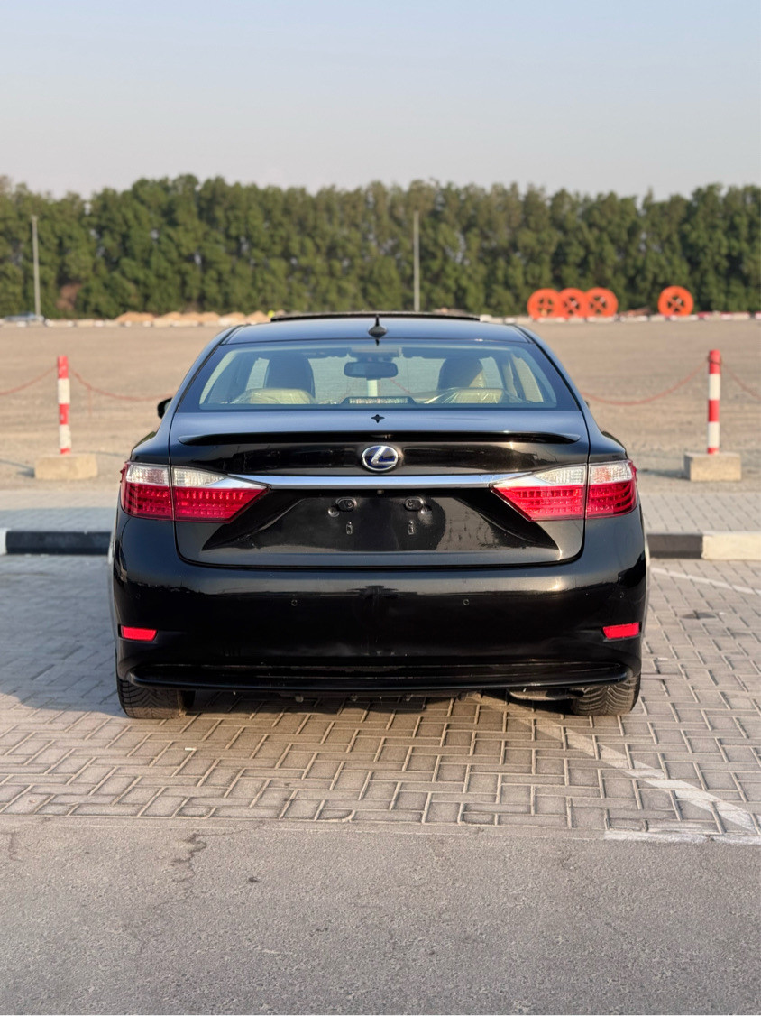Lexus ES-Series - Image 12