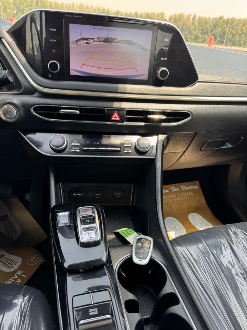 Hyundai Sonata - Image 13