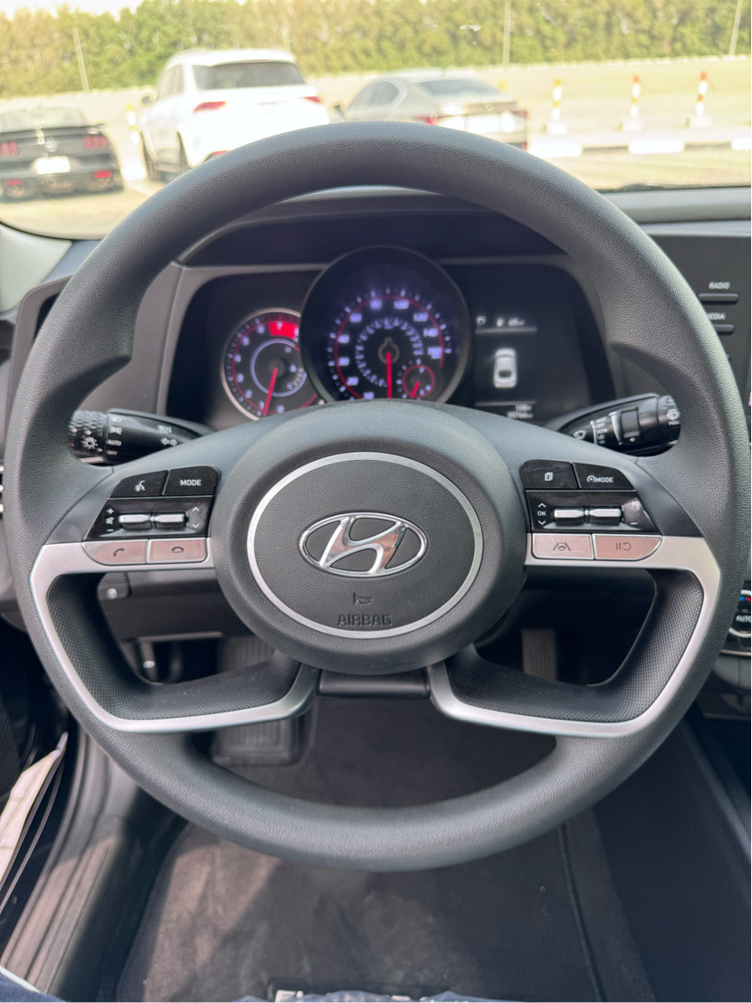 Hyundai Elantra - Image 5