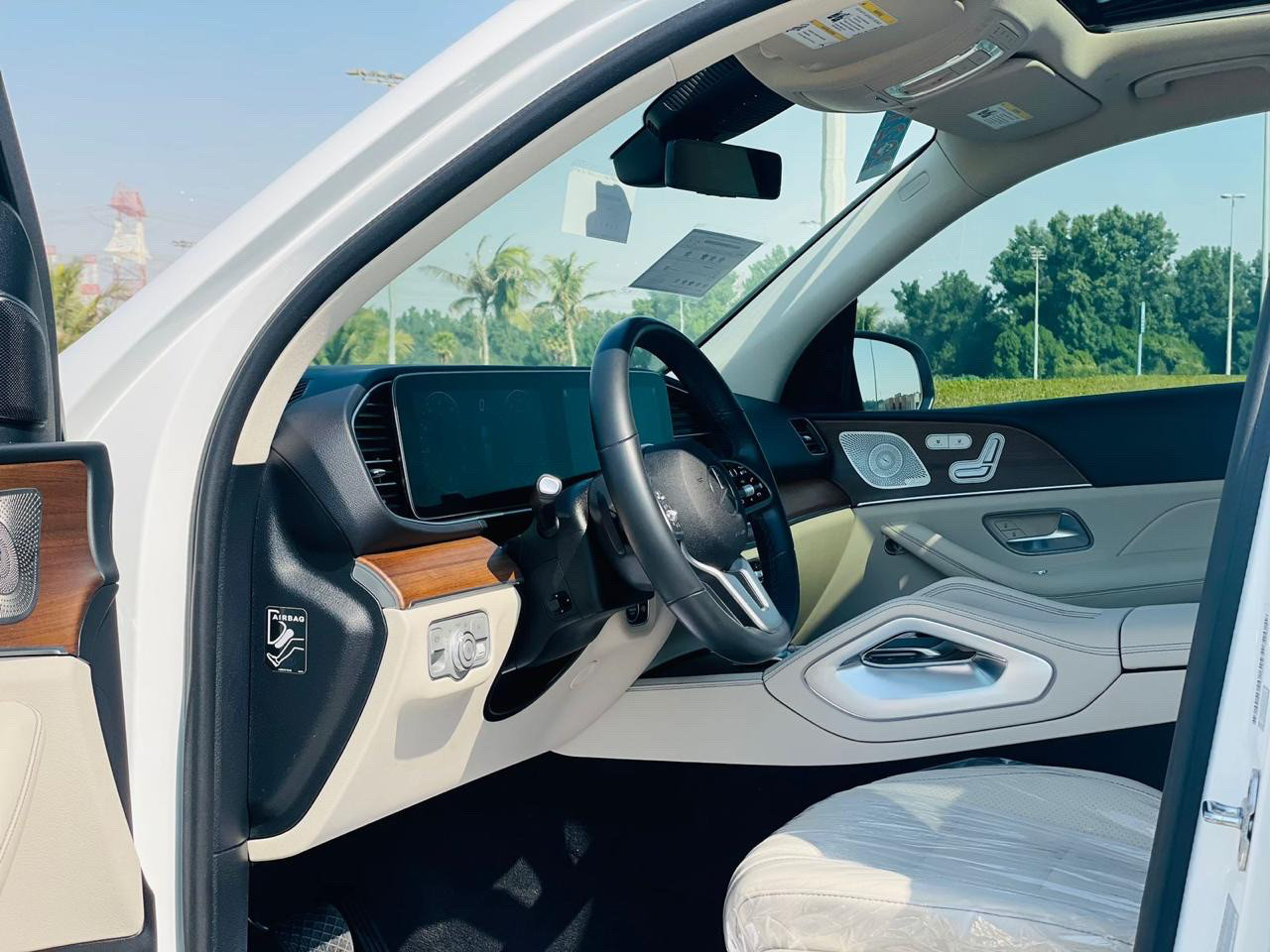 Mercedes Benz GLE SUV - Image 5