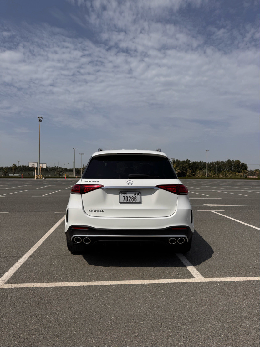 Mercedes Benz GLE SUV - Image 10