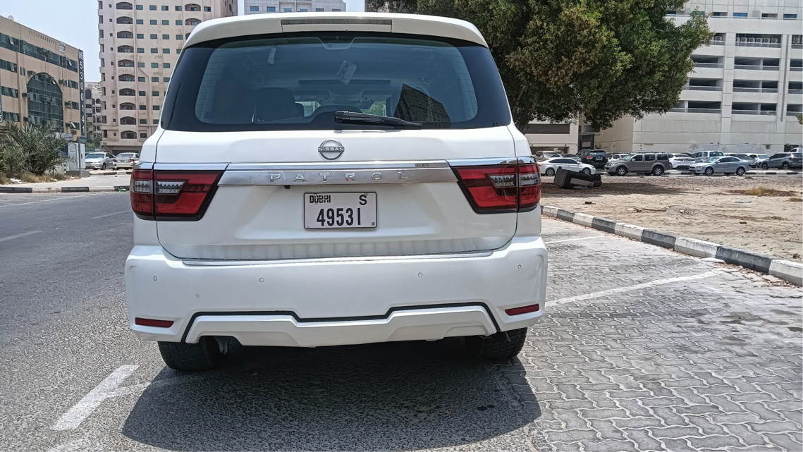 Infiniti QX80 - Image 12
