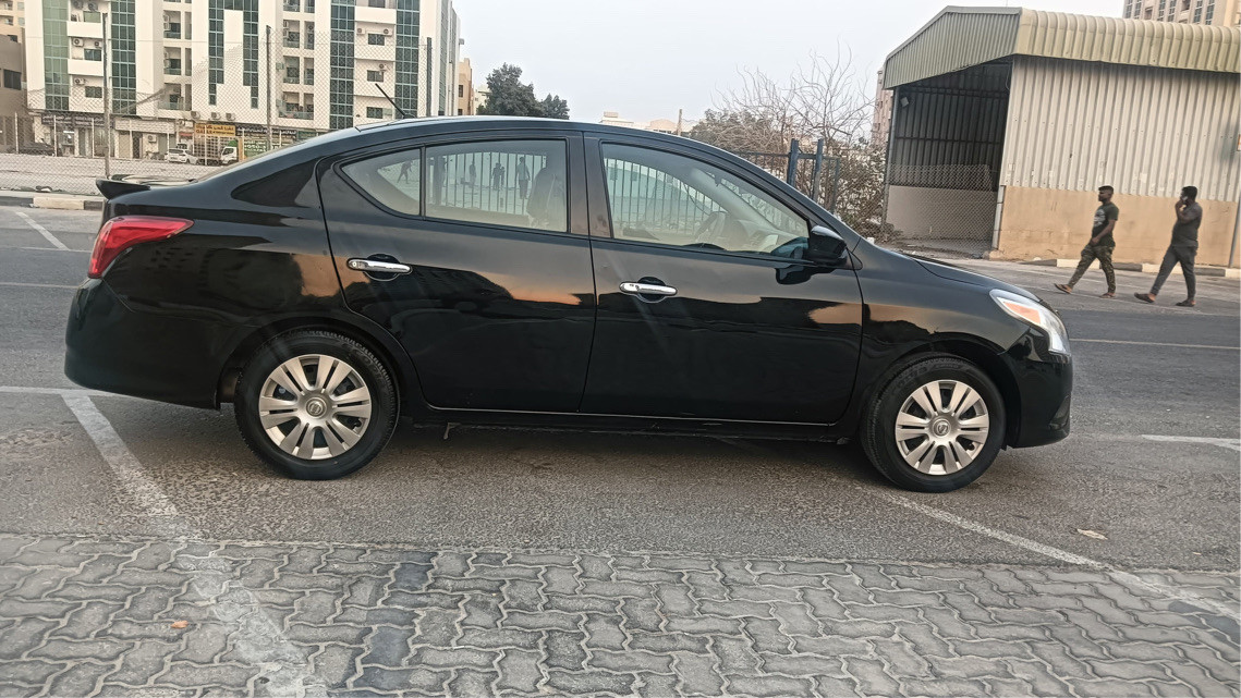 Nissan Versa - Image 4