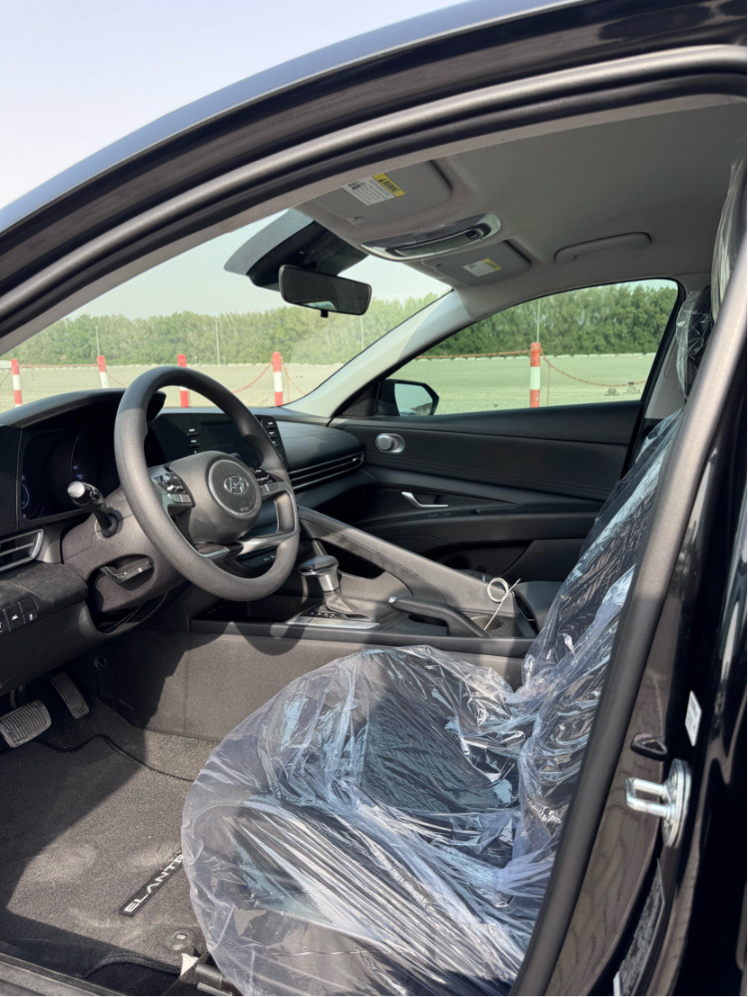 Hyundai Elantra - Image 10