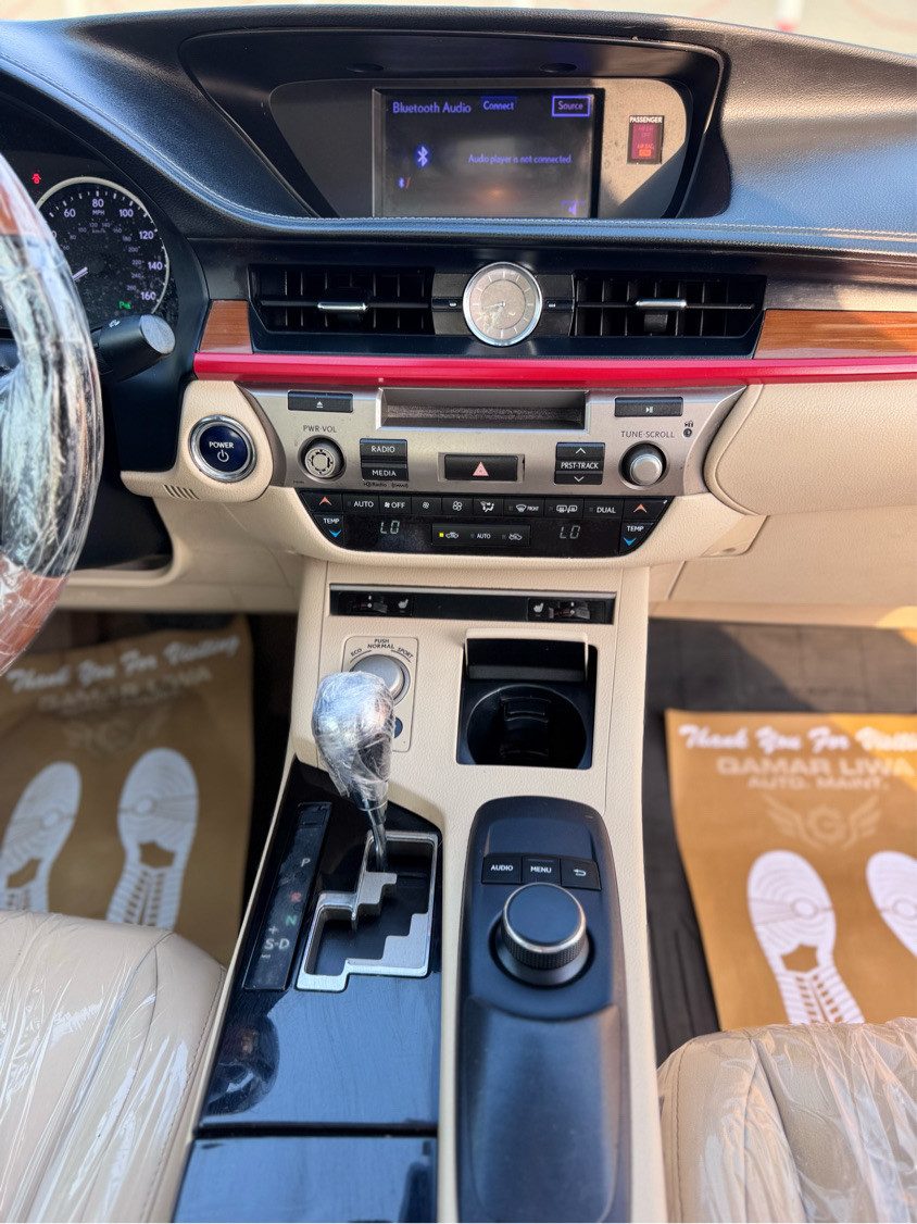 Lexus ES-Series - Image 8