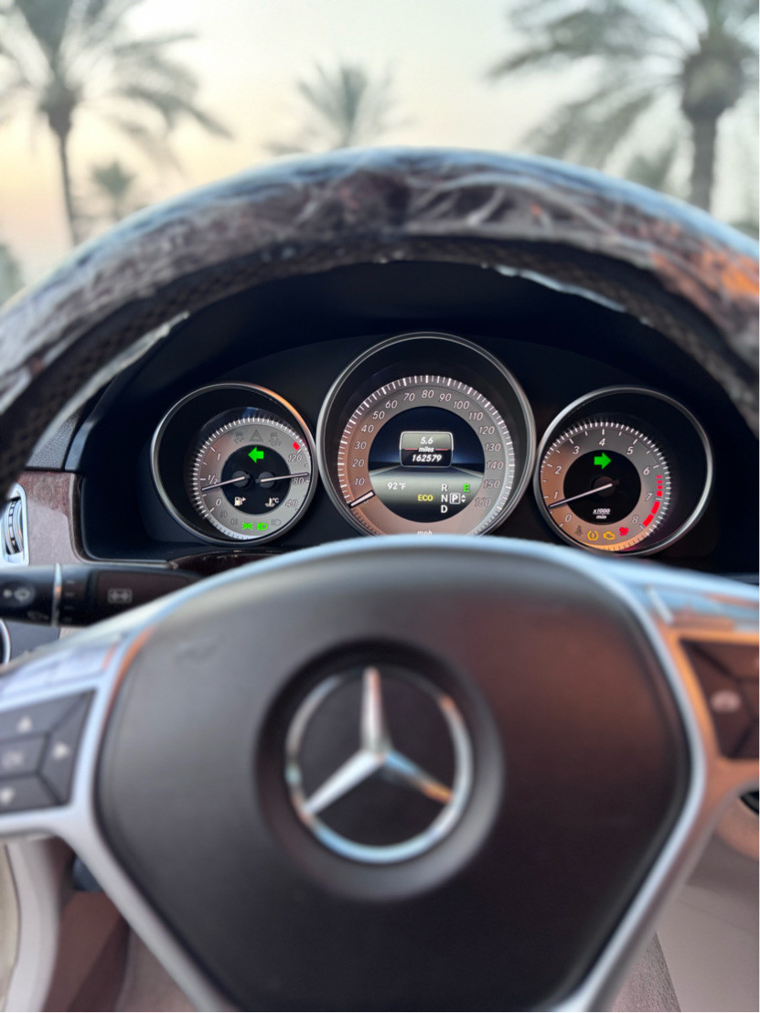 Mercedes Benz 300/350/380 - Image 9
