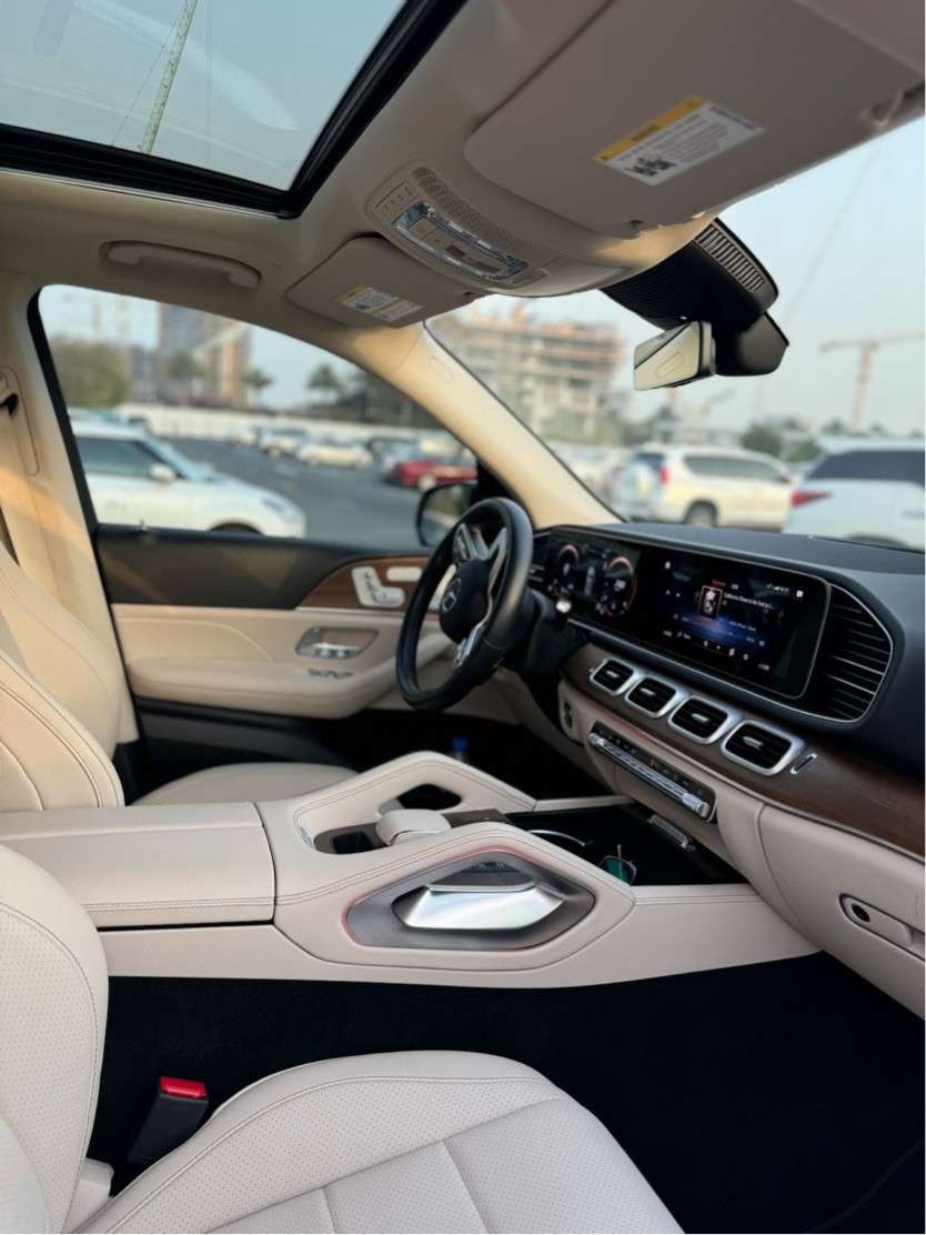 Mercedes Benz GLE SUV - Image 4
