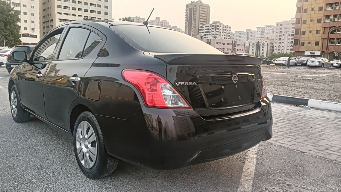 Nissan Versa - Image 11