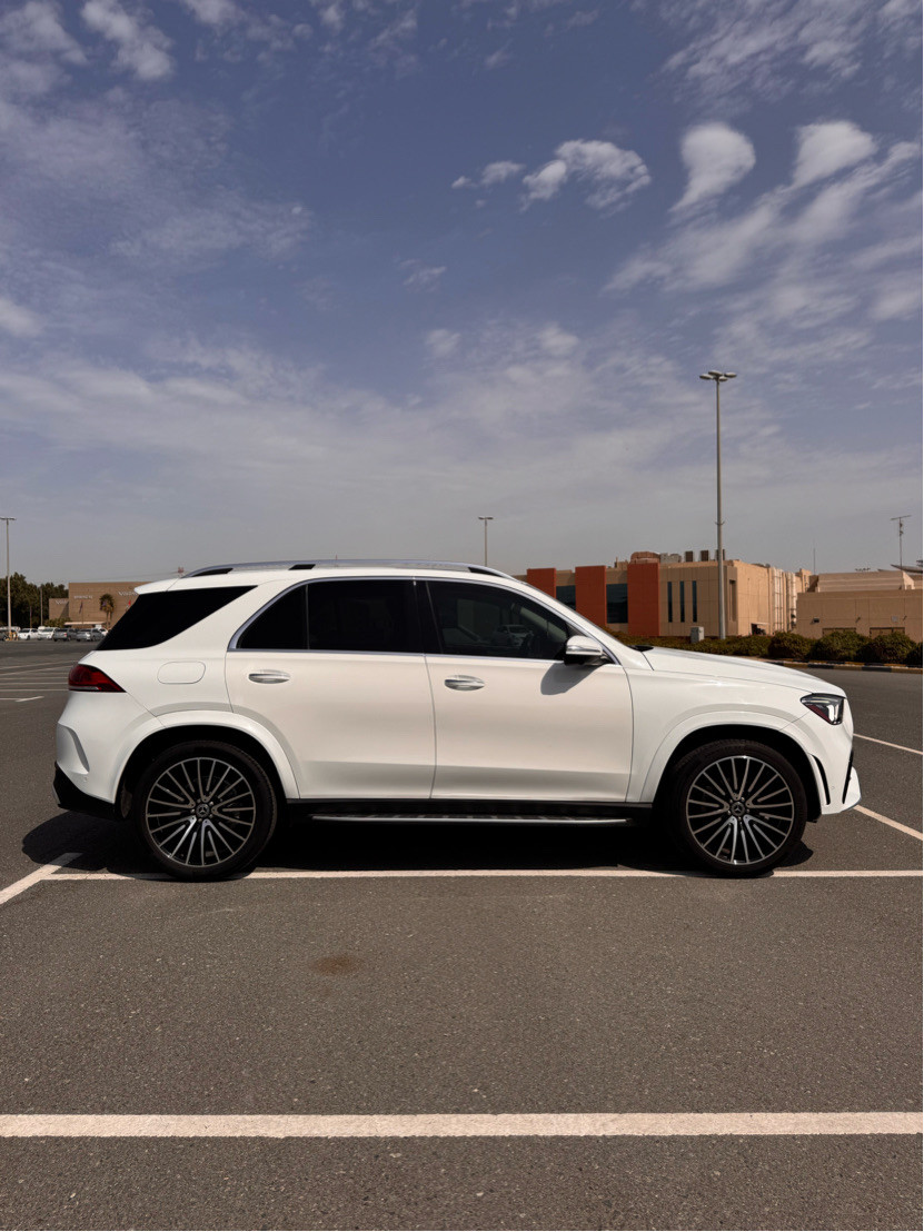 Mercedes Benz GLE SUV - Image 4