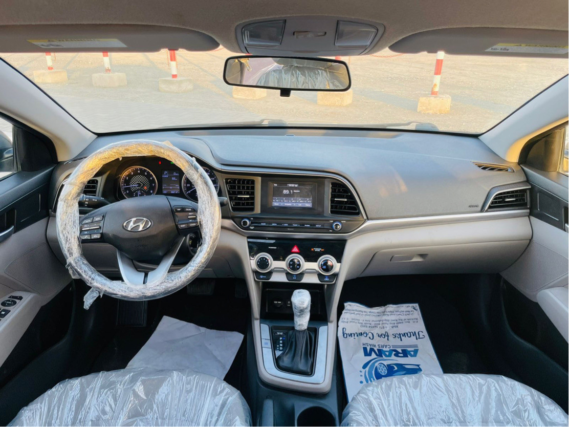 Hyundai Elantra - Image 7