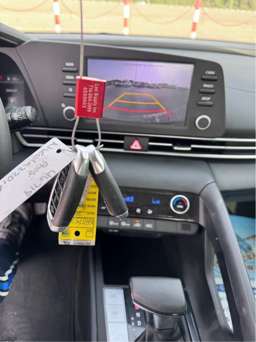 Hyundai Elantra - Image 2