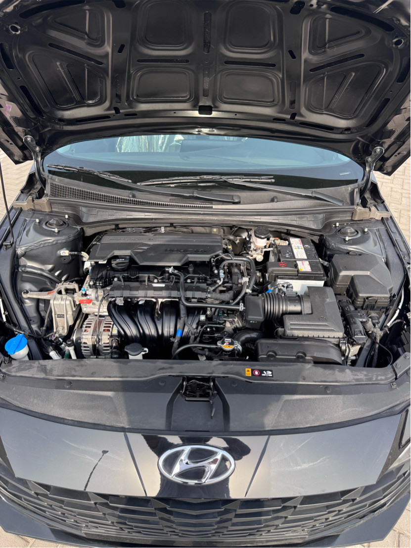 Hyundai Elantra - Image 3