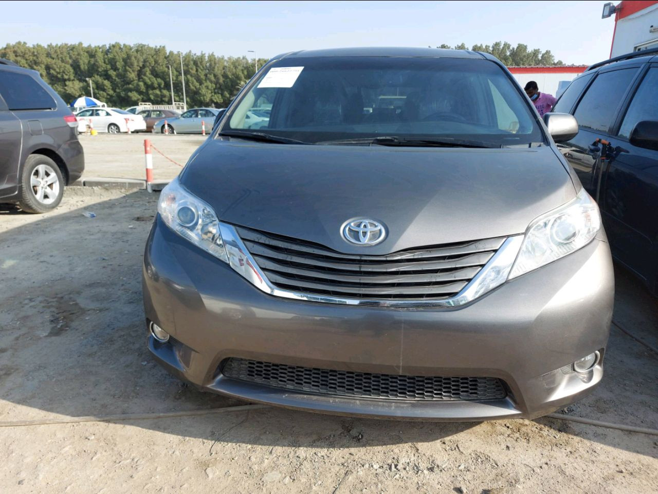 Toyota Sienna - Image 3