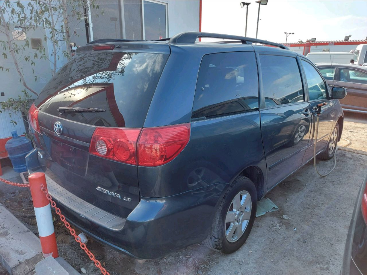 Toyota Sienna - Image 4