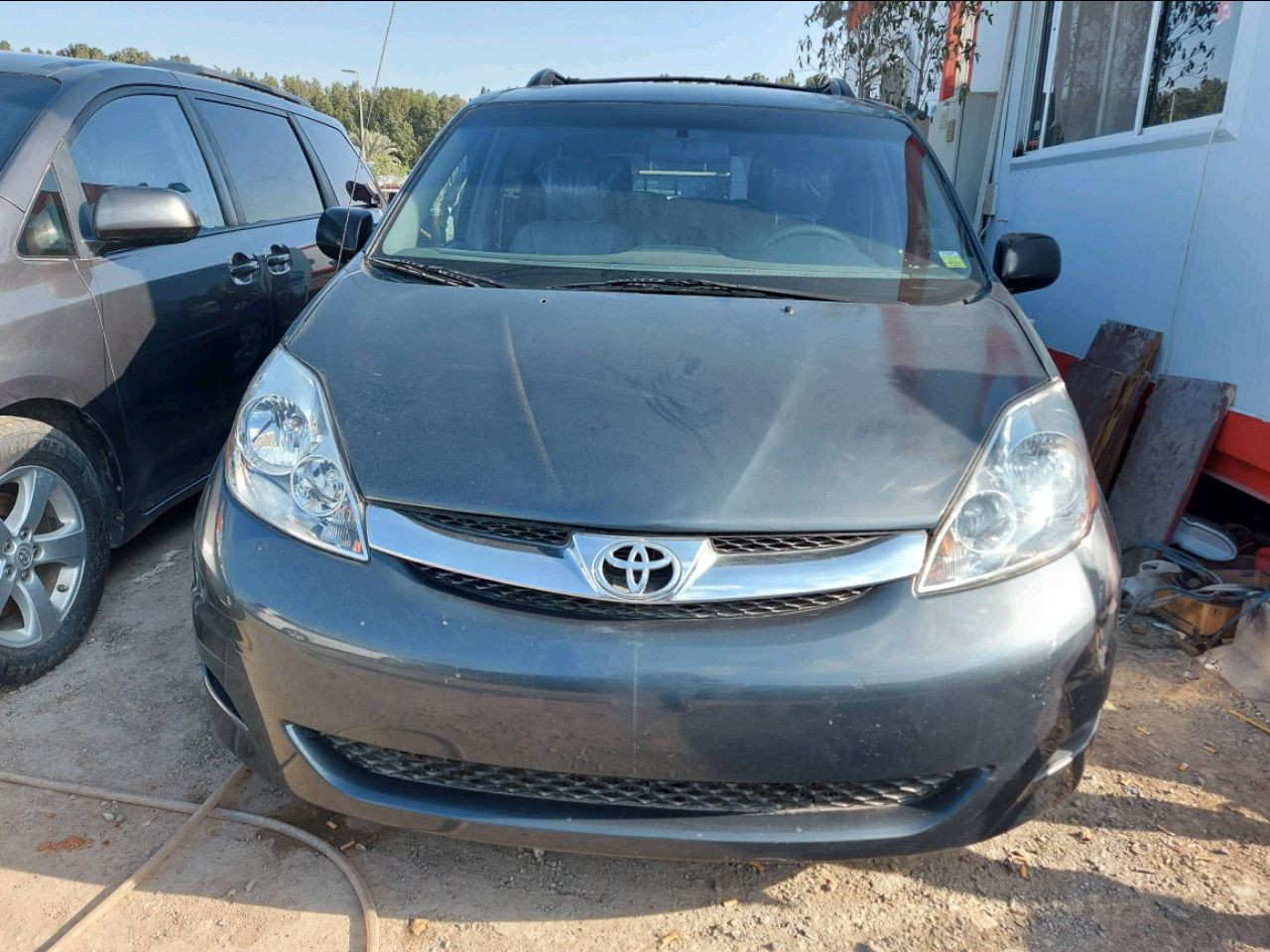 Toyota Sienna - Image 3