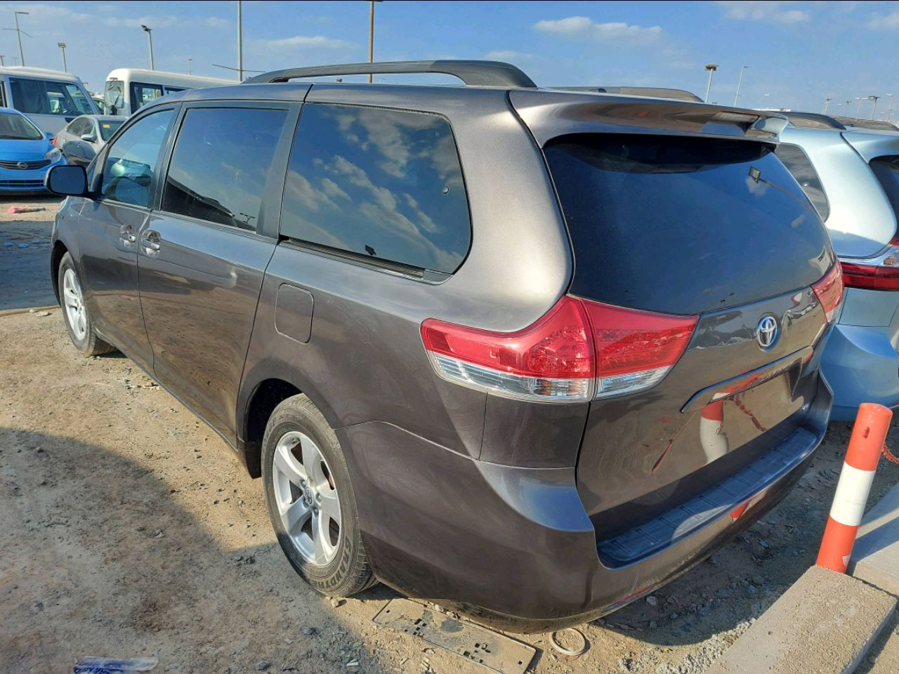 Toyota Sienna - Image 5