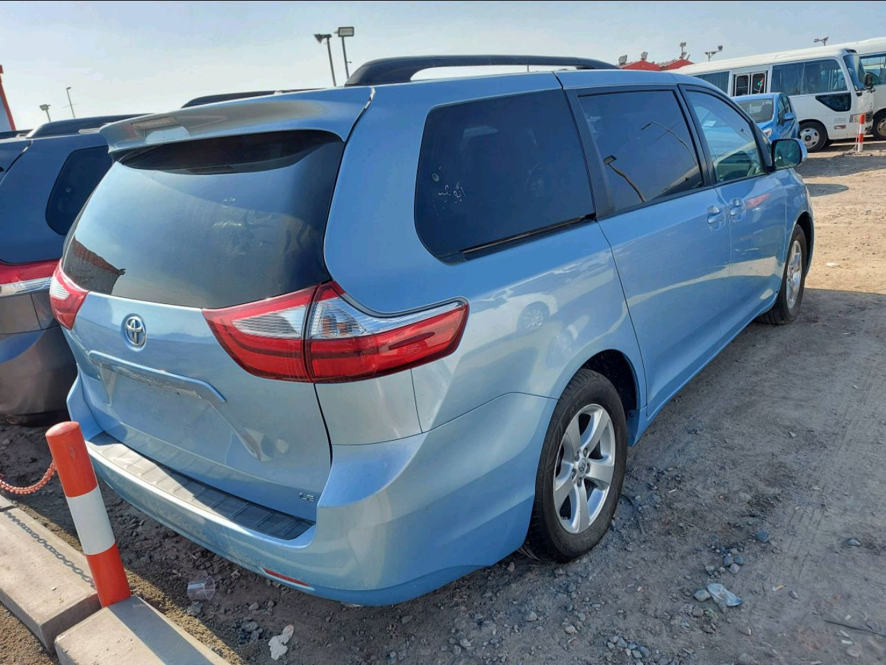 Toyota Sienna - Image 3