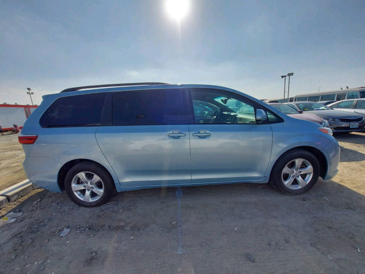 Toyota Sienna - Image 4