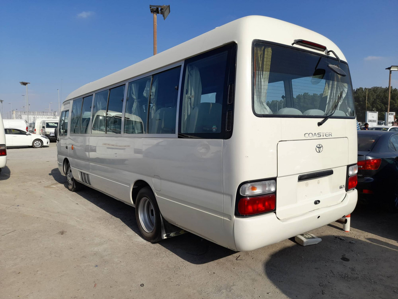 Toyota Coaster - Image 4